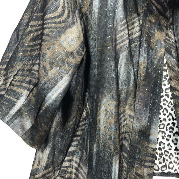 Damee, Inc. Cropped Jacket with Animal Print Lining - Picture 3 of 16